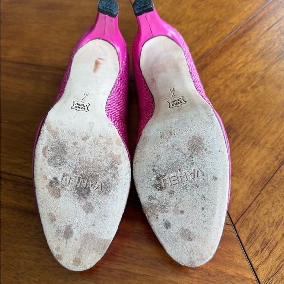 Vaneli Pink High Heeled Pumps with Textured Fabric - Picture 3 of 8